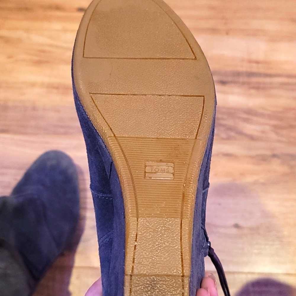 Toms booties - Picture 9 of 9